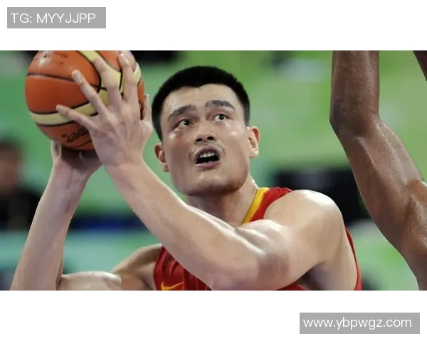 姚明表情沉重深思篮球未来与中国体育发展的重要性 姚明表情沉重深思篮球未来与中国体育发展的重要性